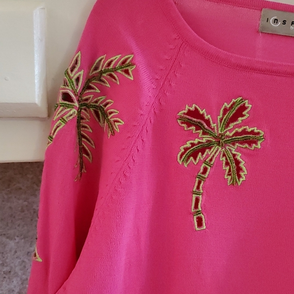 Inspired by Bellepointe Hot Pink Sweater XS/S - Picture 2 of 7